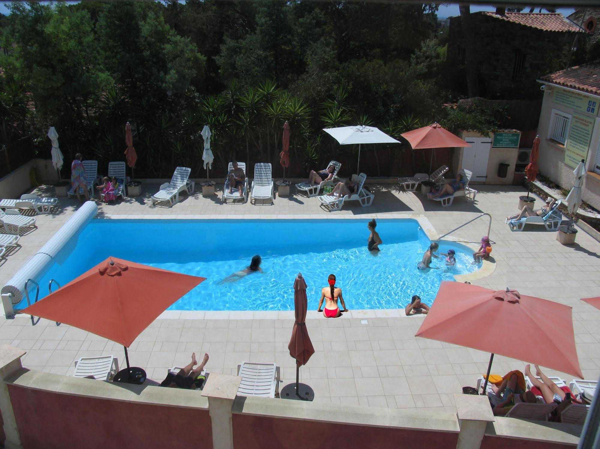 Hotel Et Studios Les Amandiers Saint-Raphaël Exterior foto